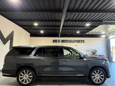 Used 2021 Cadillac Escalade ESV Premium Luxury Platinum w/ Heavy-Duty Trailer Package RWD image 4