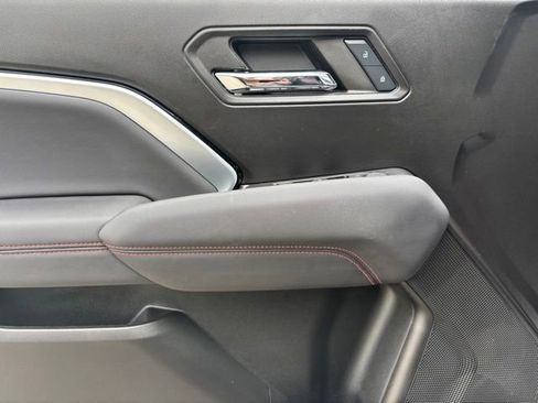 Used 2024 Chevrolet Colorado Z71 w/ Z71 Convenience Package 2 AWD/4WD image 14