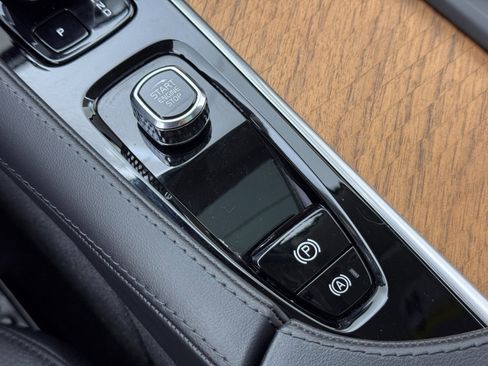 Used 2024 Volvo XC90 T8 Plus w/ Protection Package Premier image 32