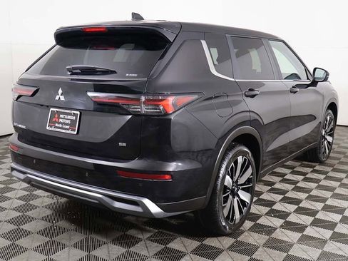 New 2026 Mitsubishi Outlander SE AWD/4WD image 14