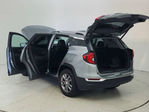Used 2023 GMC Terrain SLT image 40