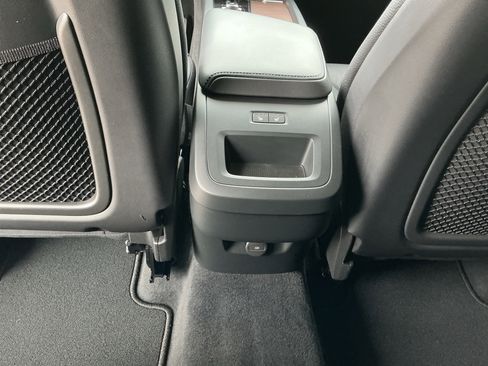 Used 2023 Volvo XC60 B5 Plus image 28