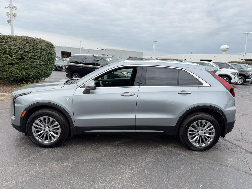 Used 2024 Cadillac XT4 Premium Luxury w/ Cold Weather Package AWD/4WD image 6