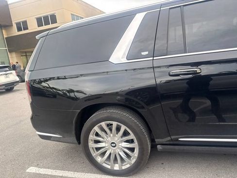 Used 2024 Cadillac Escalade ESV Premium Luxury w/ Performance Package AWD/4WD image 5