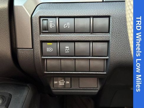 Used 2024 Toyota Tacoma SR5 AWD/4WD image 29