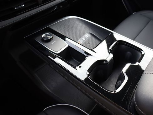 Used 2025 Buick Enclave Preferred image 28