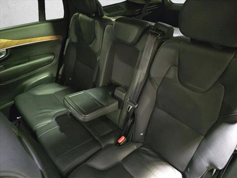 Used 2024 Volvo XC90 B6 Plus w/ Protection Package Premier image 16