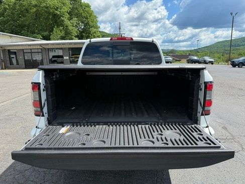 Used 2023 Nissan Frontier PRO-4X w/ Pro-4X Premium Package AWD/4WD image 6