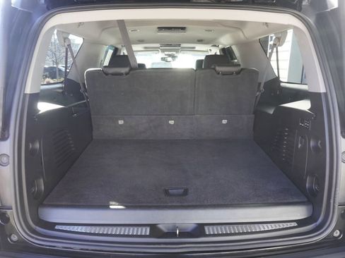 Used 2017 Chevrolet Suburban Premier image 33