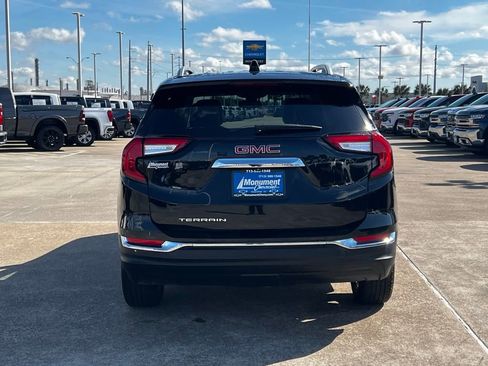 Used 2024 GMC Terrain SLT image 14