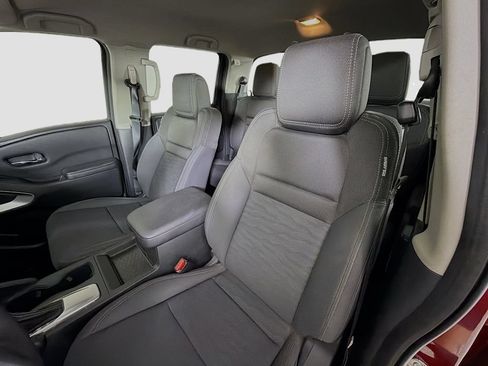 Used 2023 Nissan Frontier SV w/ Technology Package RWD image 13