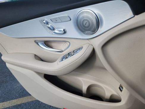 Used 2021 Mercedes-Benz GLC 300 4MATIC w/ Driver Assistance Package image 8