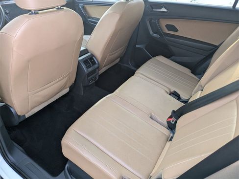 Used 2022 Volkswagen Tiguan SE image 25