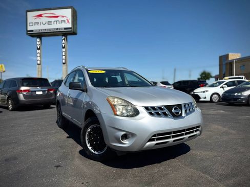 Used 2015 Nissan Rogue S w/ Convenience Package AWD/4WD image 1