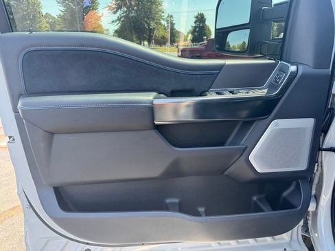 Used 2026 Ford F250 Platinum AWD/4WD image 2