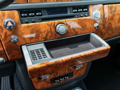 Used 2005 Rolls-Royce Phantom Sedan RWD image 22