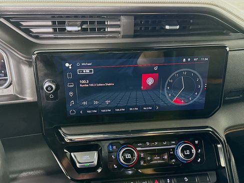 Used 2022 GMC Sierra 1500 AT4 w/ AT4 Preferred Package image 16