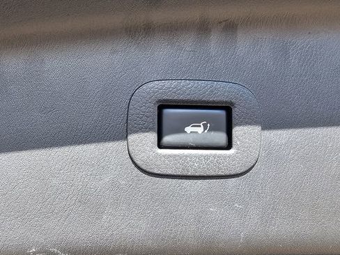 Used 2019 Nissan Armada Platinum w/ Captain's Chairs Package image 33