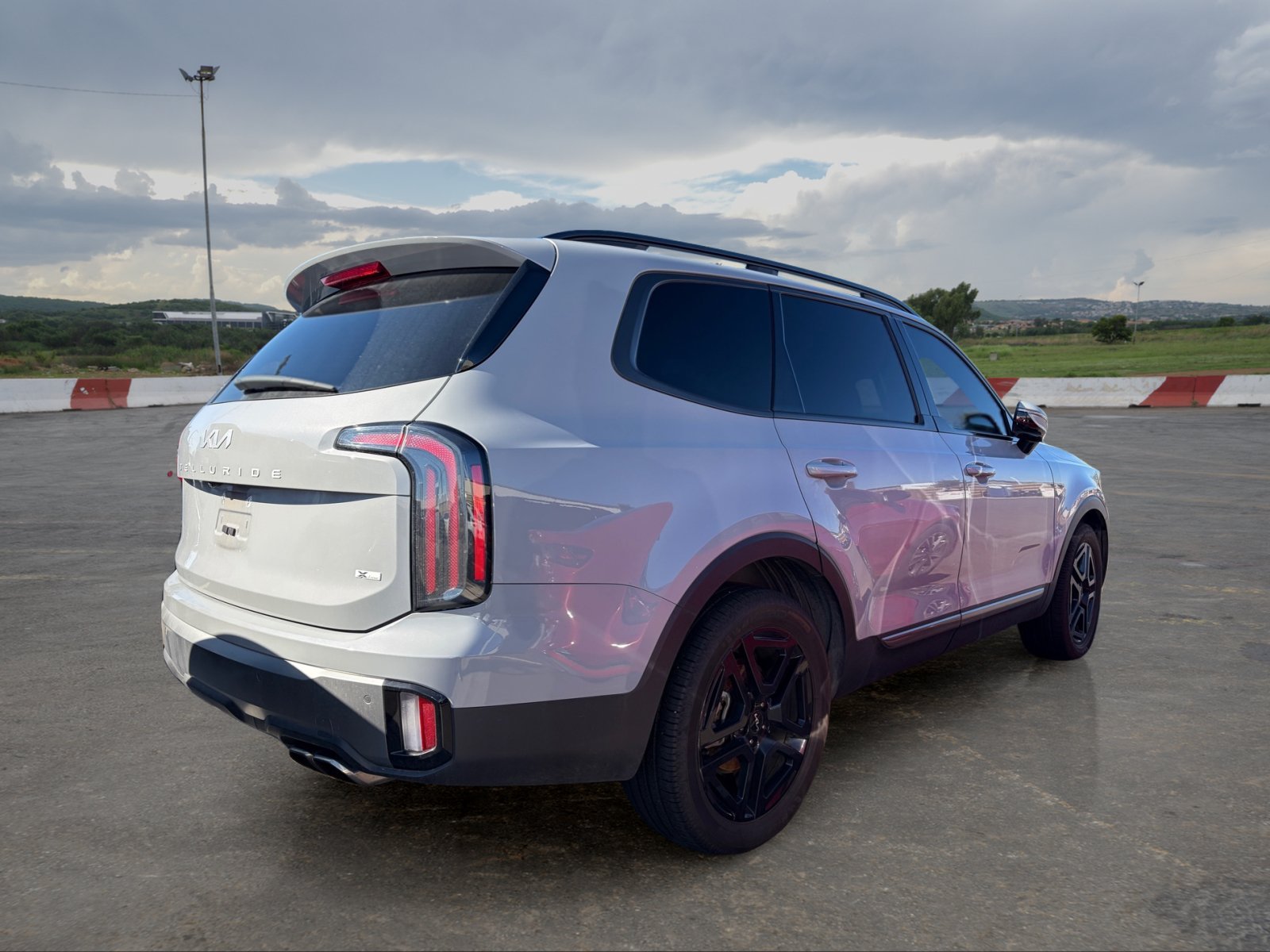 Certified 2023 Kia Telluride SX X-Line AWD/4WD image 3