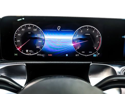 Used 2024 Mercedes-Benz GLB 250 image 19