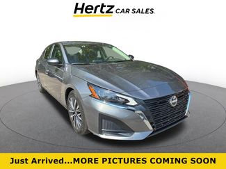 Used 2025 Nissan Altima 2.5 SV video 1
