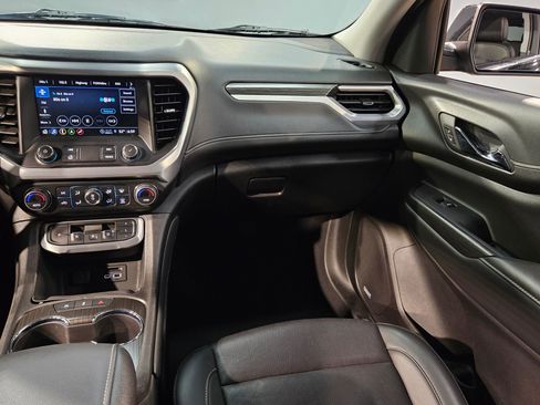 Used 2023 GMC Acadia SLT image 11