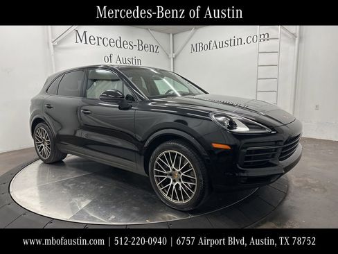 Used 2023 Porsche Cayenne image 1