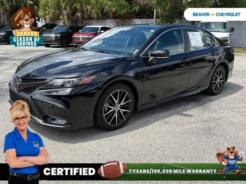 Used 2024 Toyota Camry SE FWD image 1