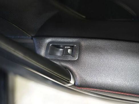 Used 2018 Volkswagen GTI Autobahn FWD image 39