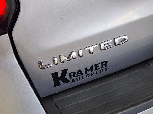 Used 2024 Ford Expedition Limited AWD/4WD image 12