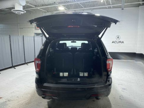 Used 2018 Ford Explorer XLT w/ Equipment Group 202A image 19