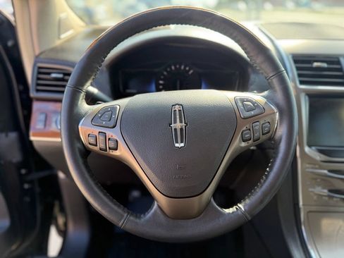 Used 2015 Lincoln MKX FWD w/ Walnut Swirl Wood Package image 29