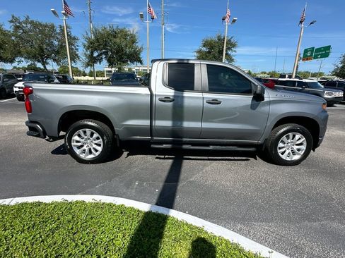 Used 2020 Chevrolet Silverado 1500 Custom w/ Custom Value Package RWD image 4