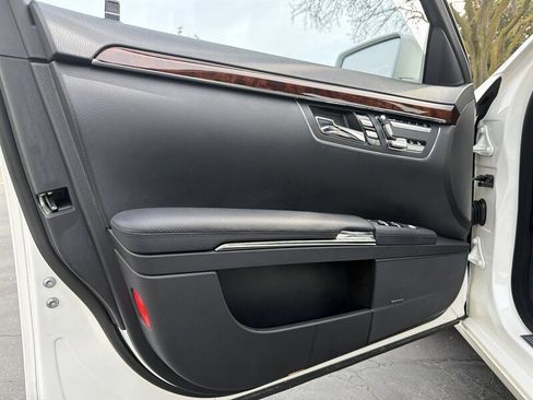 Used 2013 Mercedes-Benz S 550 image 25