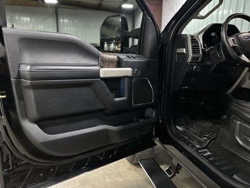Used 2017 Ford F250 Lariat w/ Lariat Ultimate Package image 26