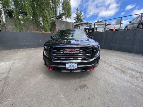 Used 2025 GMC Acadia AT4 w/ LPO, Floor Liner Package AWD/4WD image 9