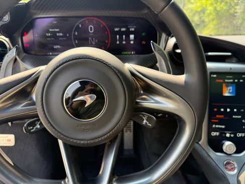 Used 2024 McLaren 750S Spider image 34