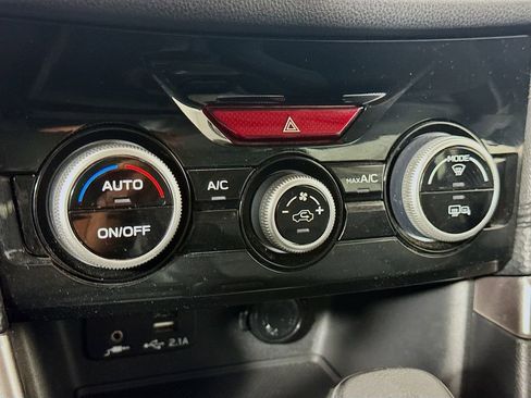 Used 2020 Subaru Forester Premium AWD/4WD image 17