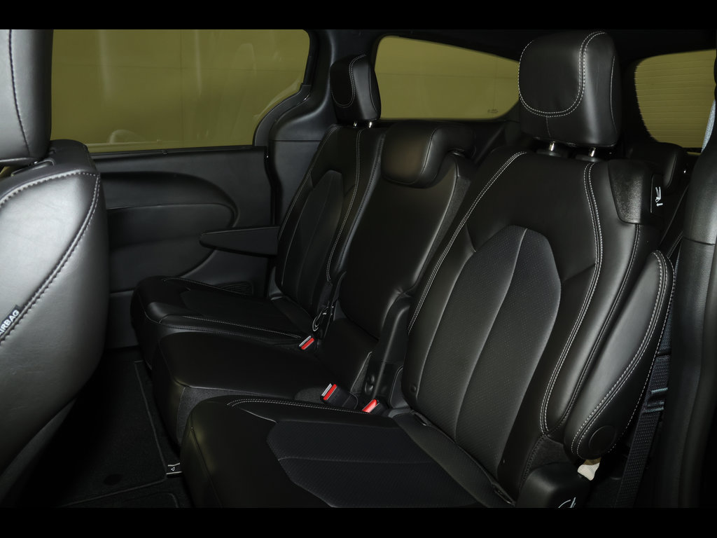 New 2027 Chrysler Pacifica Select w/ S Appearance Package FWD image 23