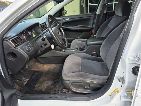 Used 2014 Chevrolet Impala LT w/ LT Sunroof Package image 13