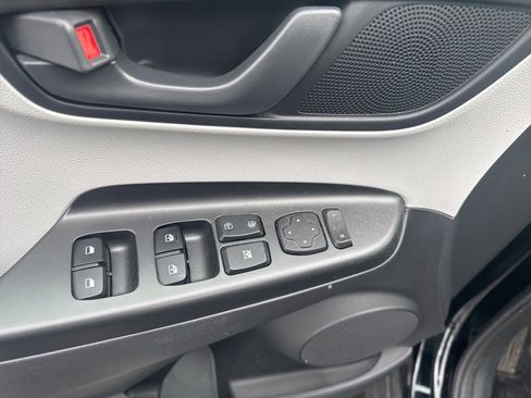 Used 2023 Hyundai Kona SEL image 8