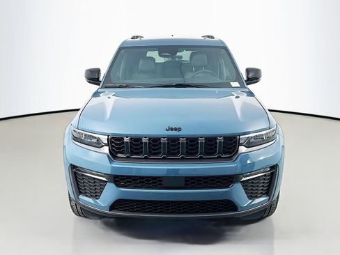 New 2026 Jeep Grand Cherokee Limited AWD/4WD image 2