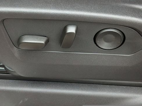 Used 2024 Chevrolet Silverado 1500 LT image 20