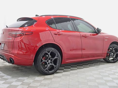 Used 2023 Alfa Romeo Stelvio Veloce AWD/4WD image 9