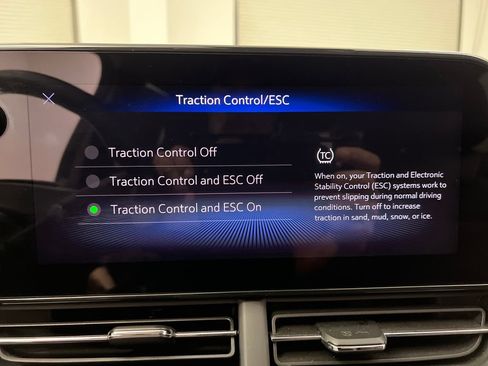 Used 2025 Chevrolet Trax LT w/ LT Convenience Package image 50