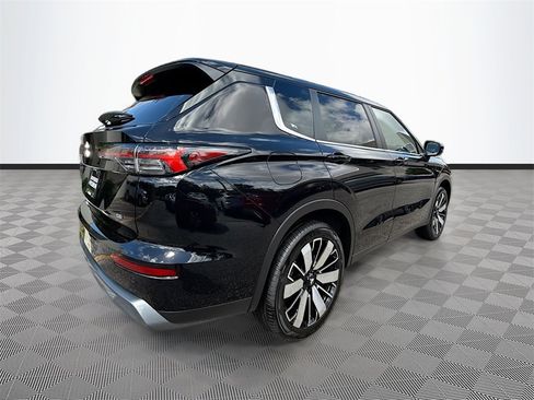 New 2025 Mitsubishi Outlander SE image 5