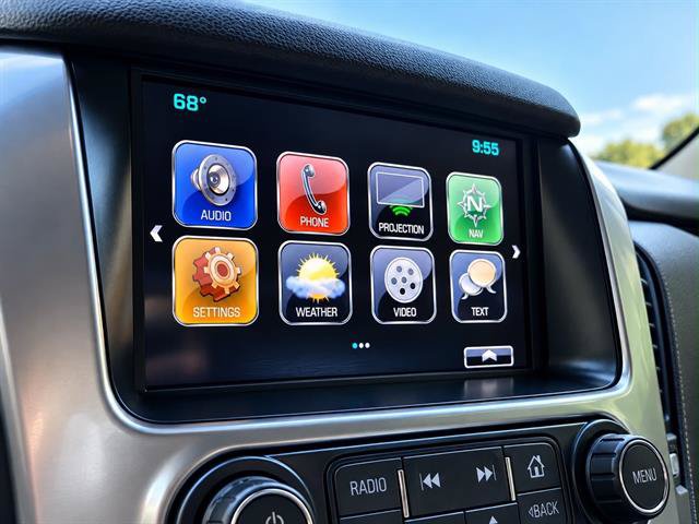 Used 2018 Chevrolet Suburban Premier AWD/4WD image 18