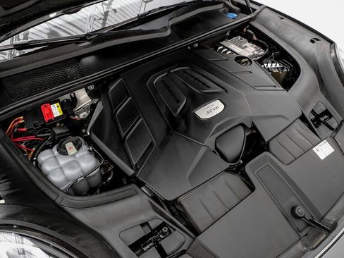 Used 2019 Porsche Cayenne image 45