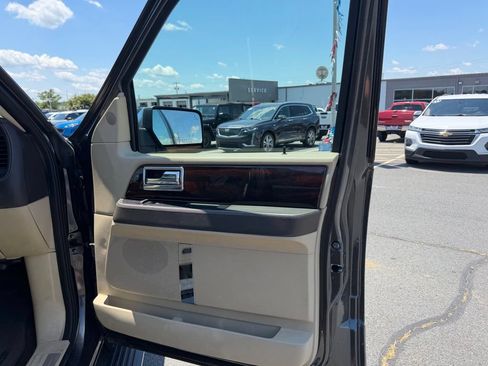 Used 2015 Lincoln Navigator L 4WD w/ Equipment Group 101A Reserve image 32