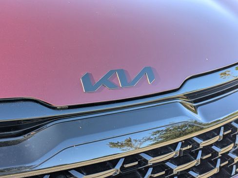 Used 2025 Kia Sportage X-Line image 11